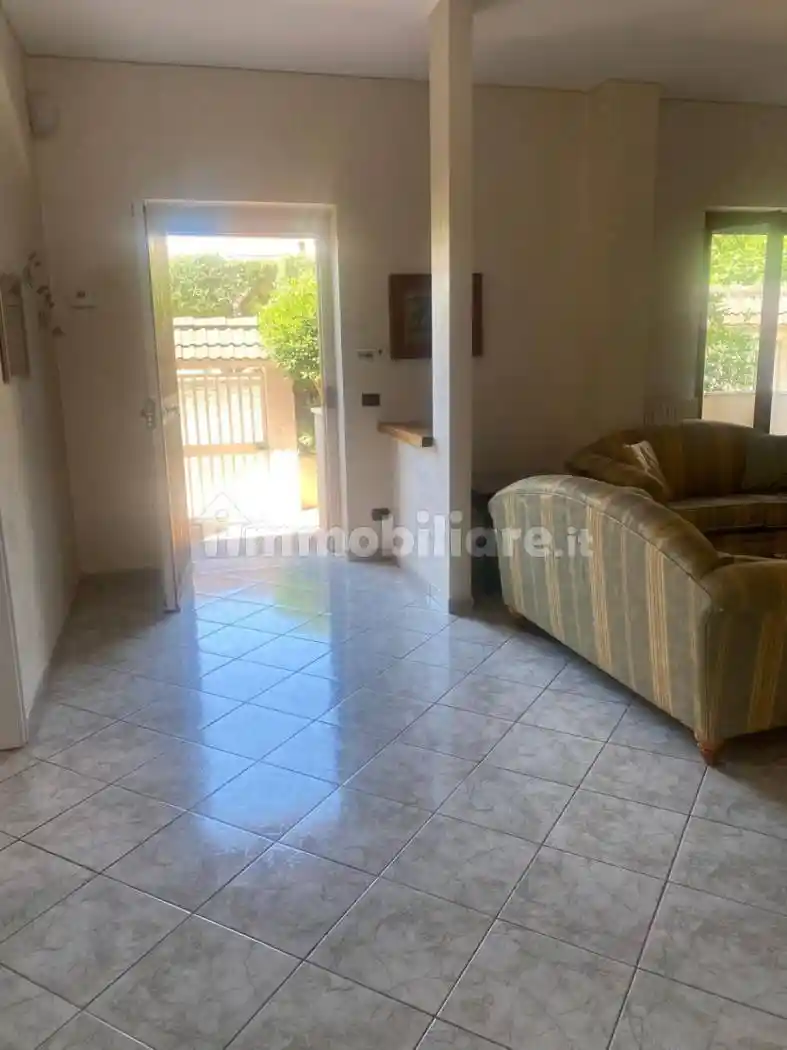 Villa bifamiliare via delle Margherite, Centro, Castrovillari - foto 3