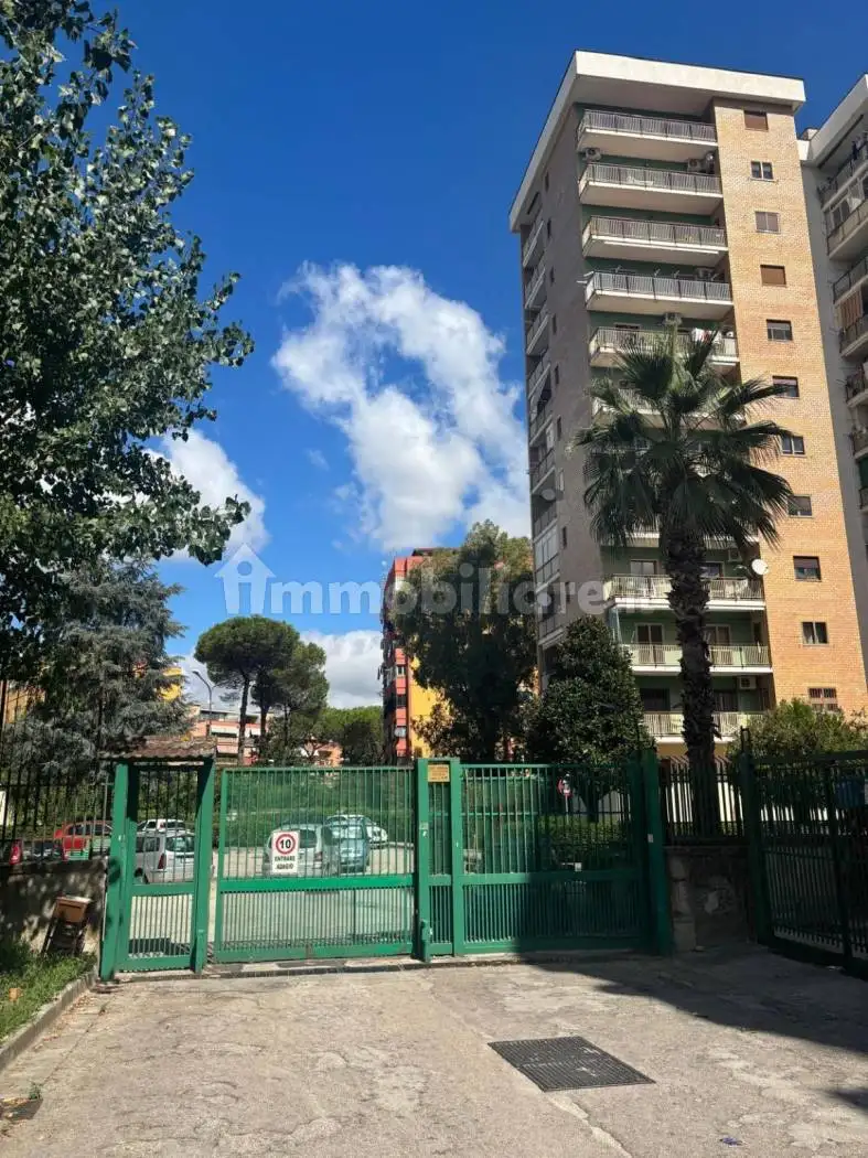 Appartamento in vendita a Napoli