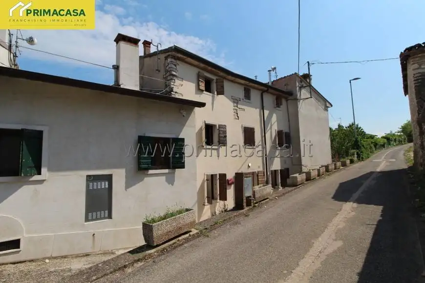 Casa indipendente in vendita a Fumane