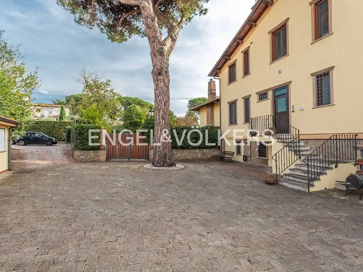 Villa in vendita a Ariccia