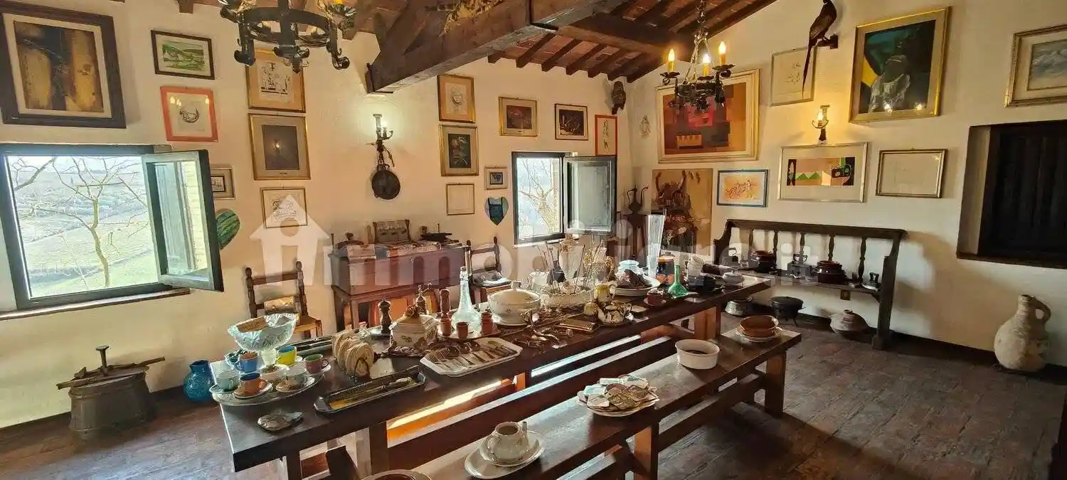 Palazzo - Edificio in vendita a Gambassi Terme