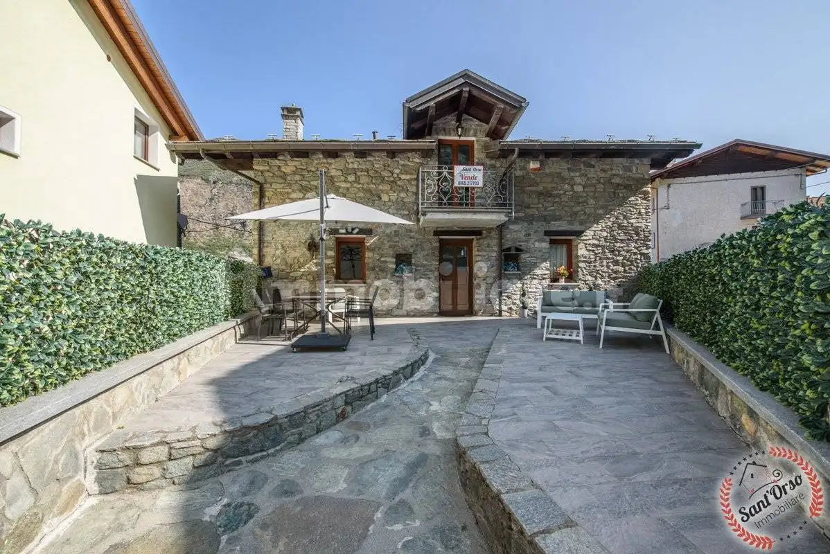 Villa in vendita a Pontey