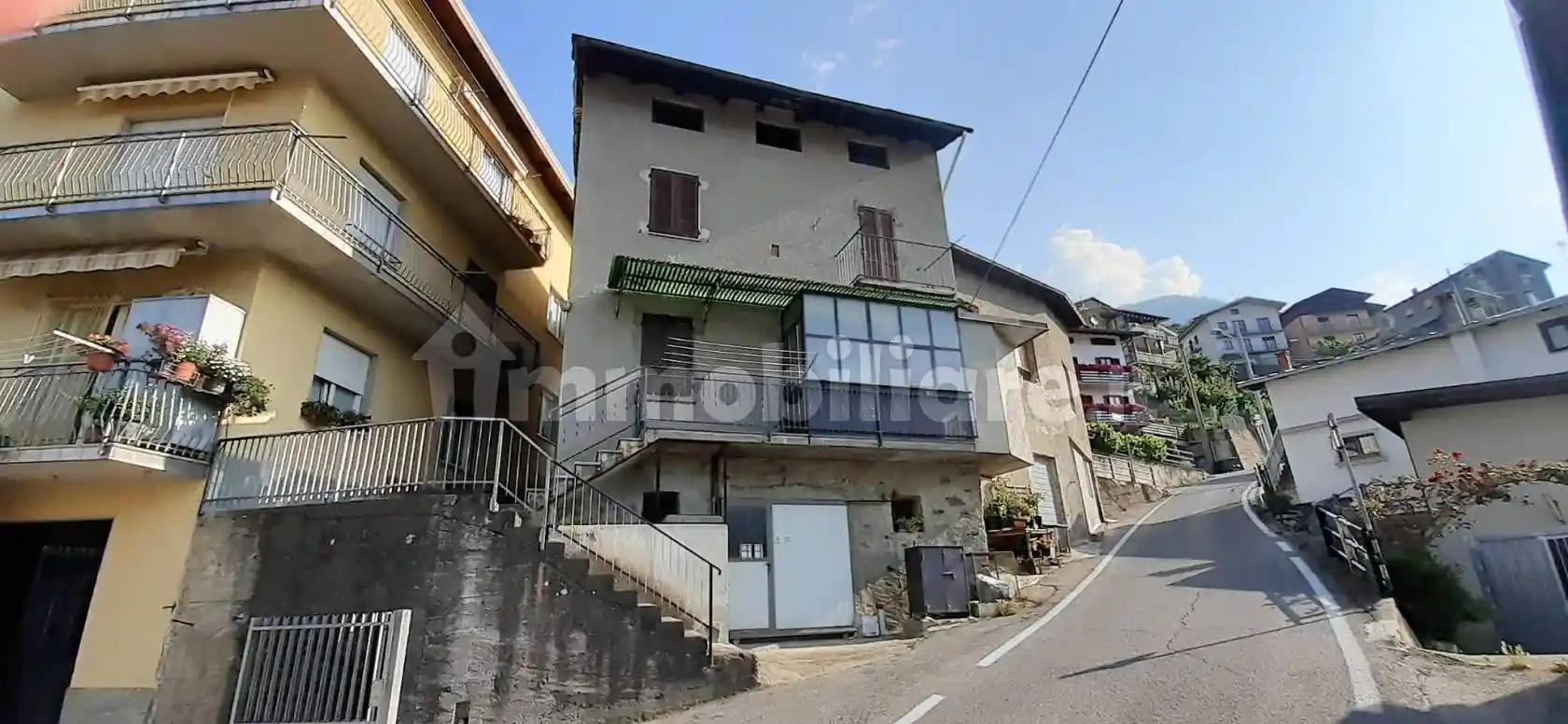 Villa in vendita a Montagna in Valtellina