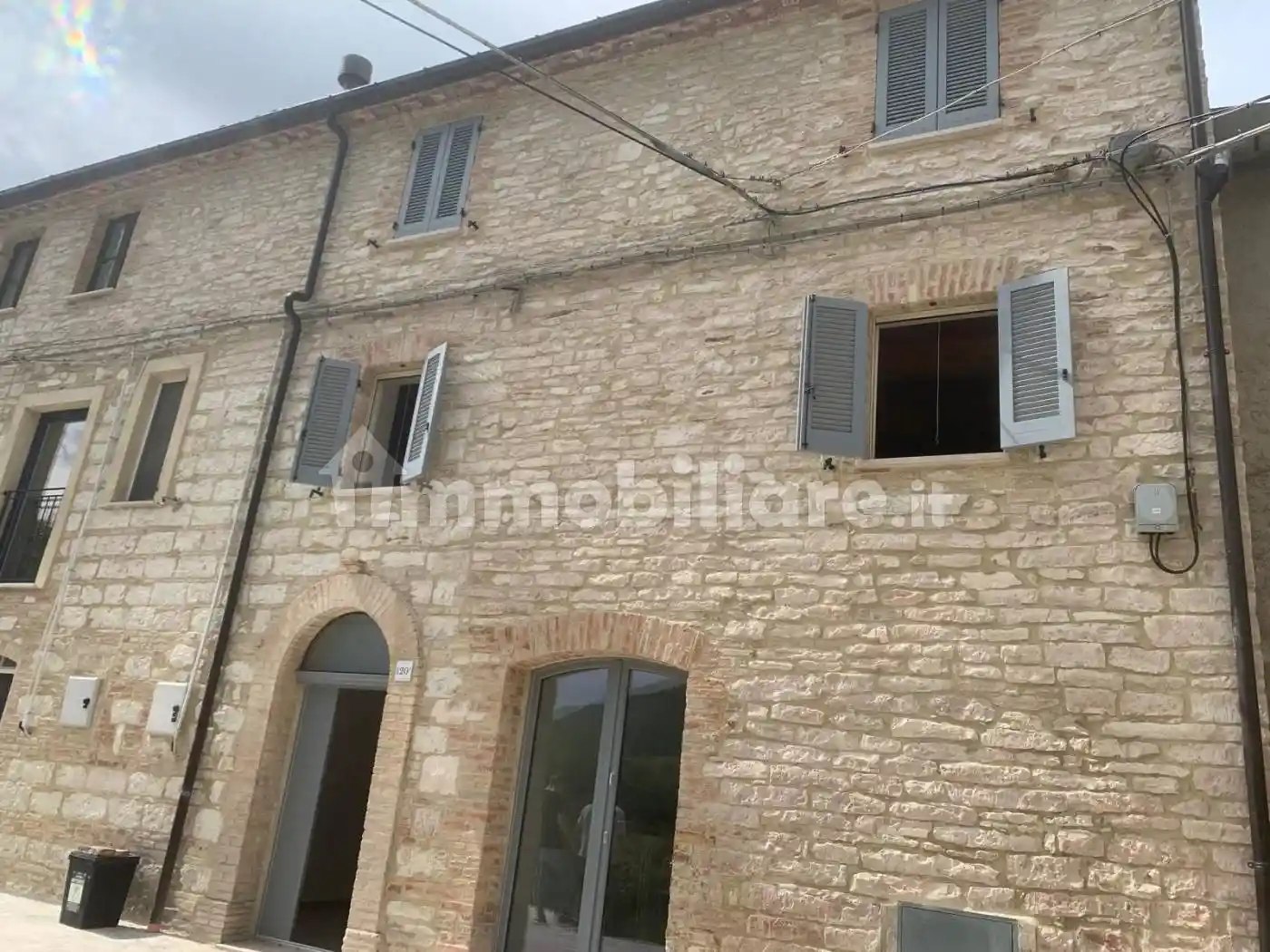 Casa indipendente in vendita a Fabriano