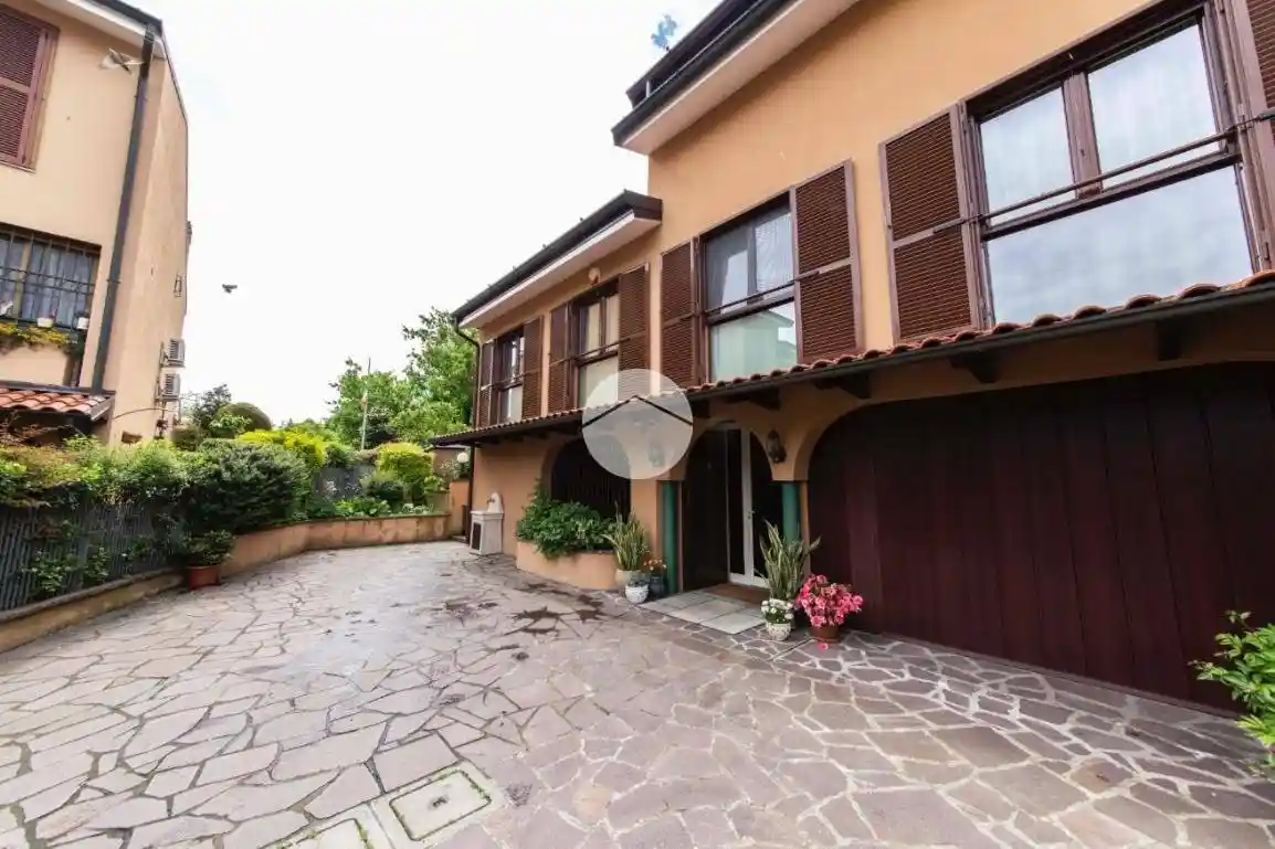 Villa in vendita a Rozzano