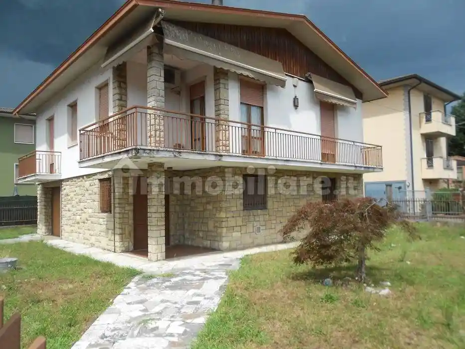 Villa in vendita a Pandino