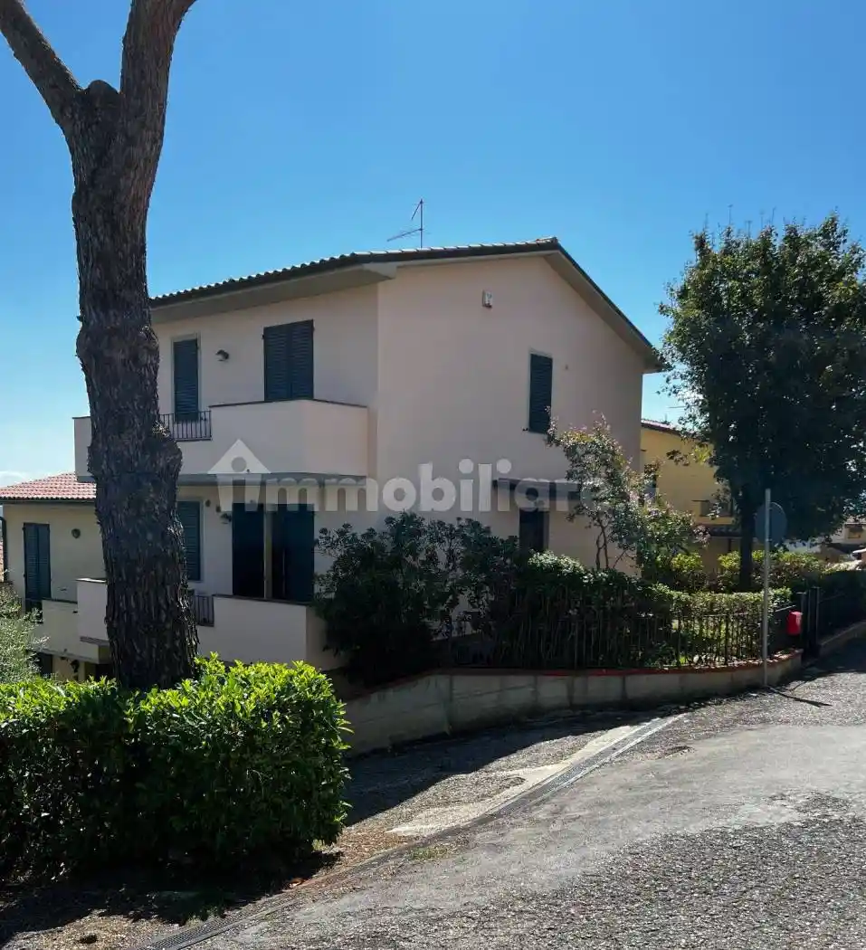 Villetta a schiera in vendita a Lucignano