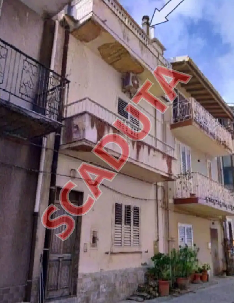 Villa in asta a Falcone