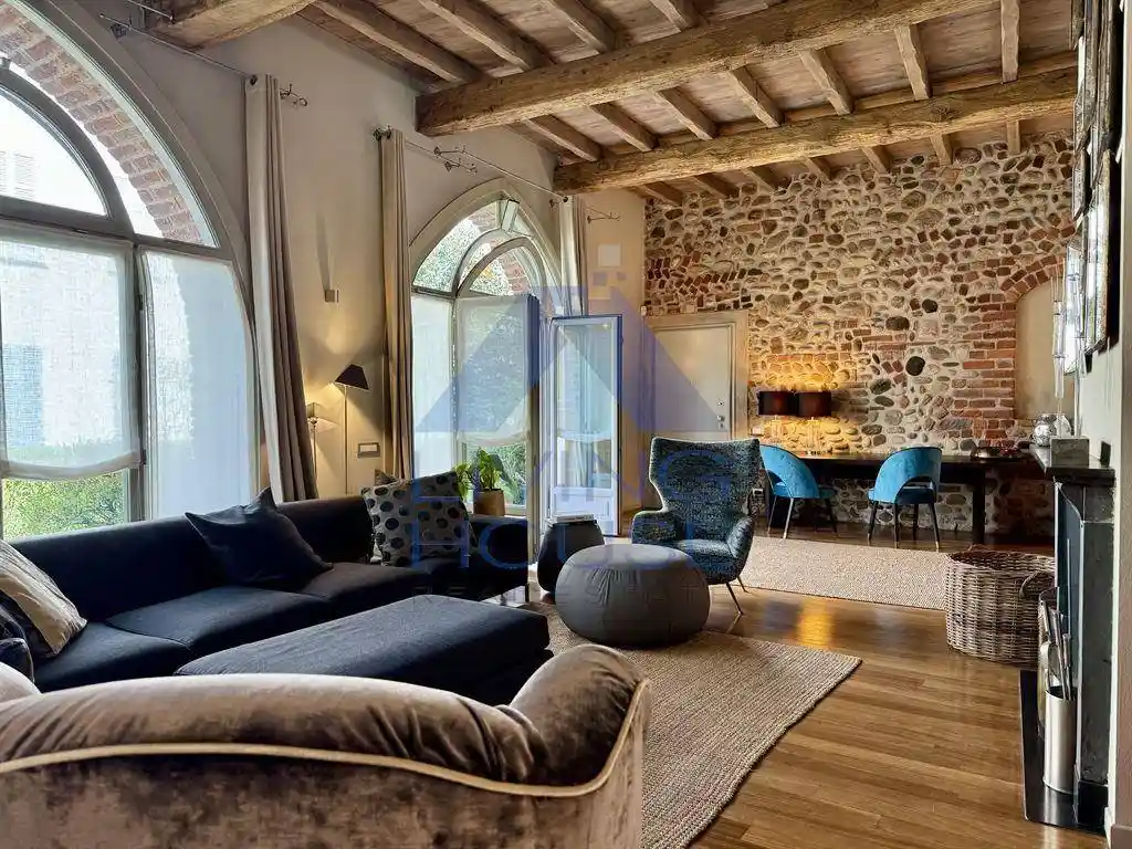 Appartamento in vendita a Lomagna