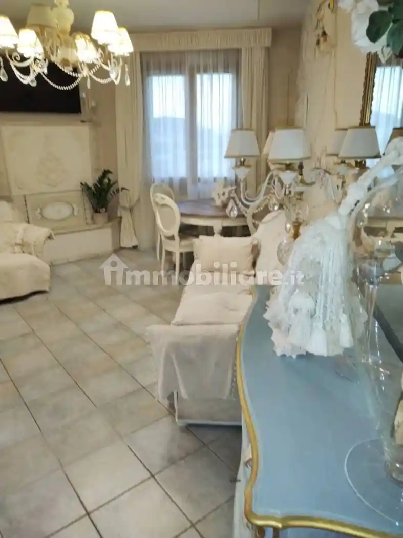 Appartamento in vendita a Collesalvetti