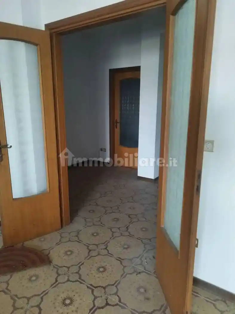 Quadrilocale via Della Pace No Number, Centro, Vibo Valentia - foto 4