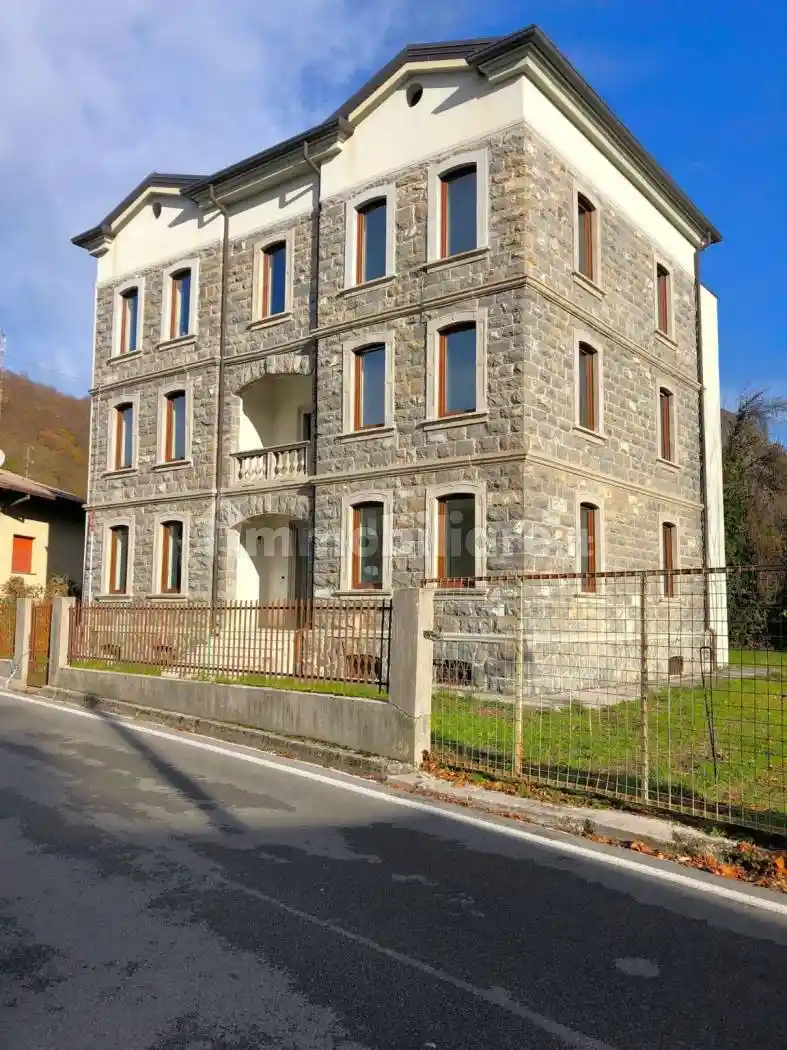 Palazzo - Edificio in vendita a Tarcento