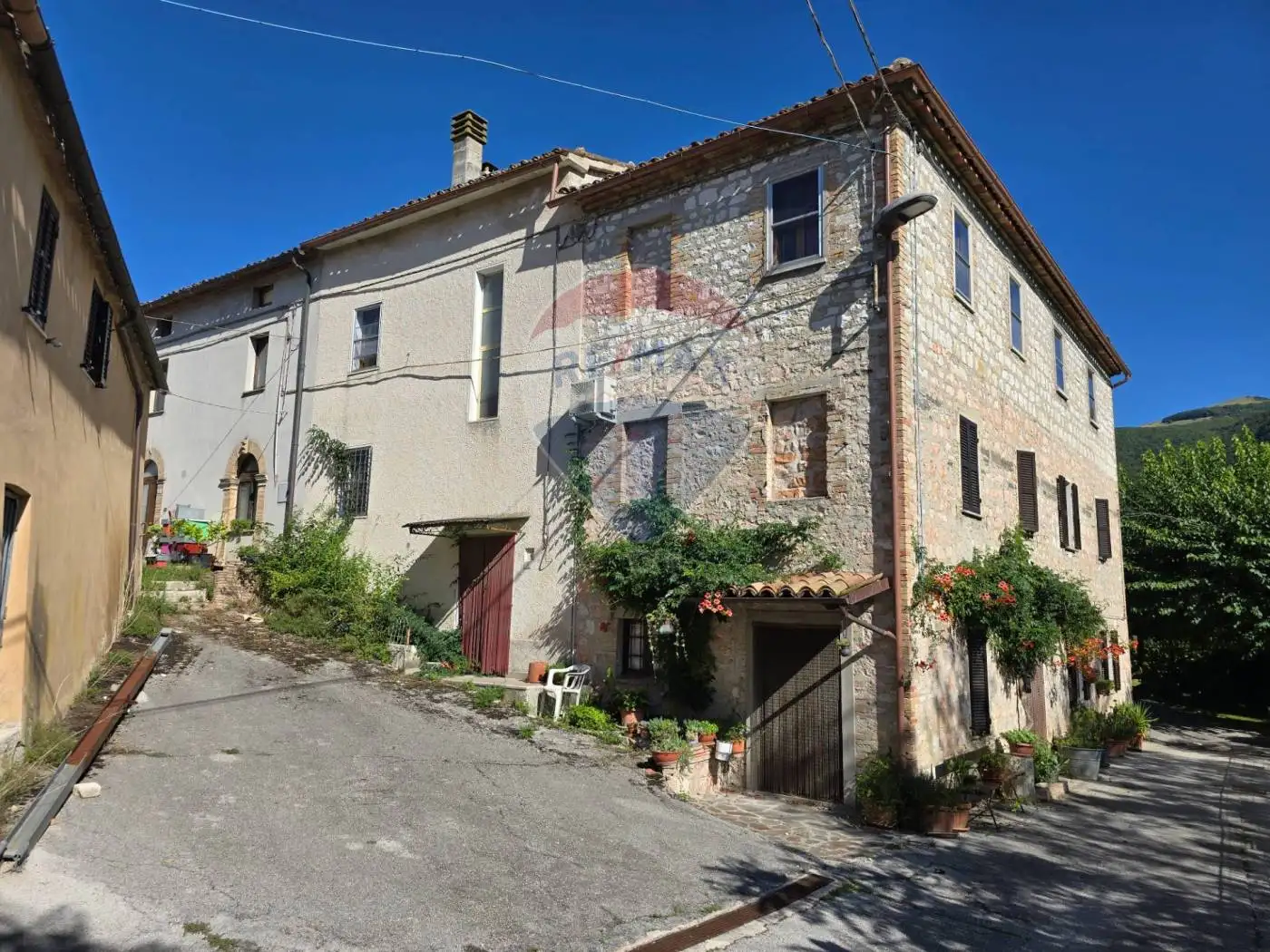 Casa indipendente in vendita a Genga
