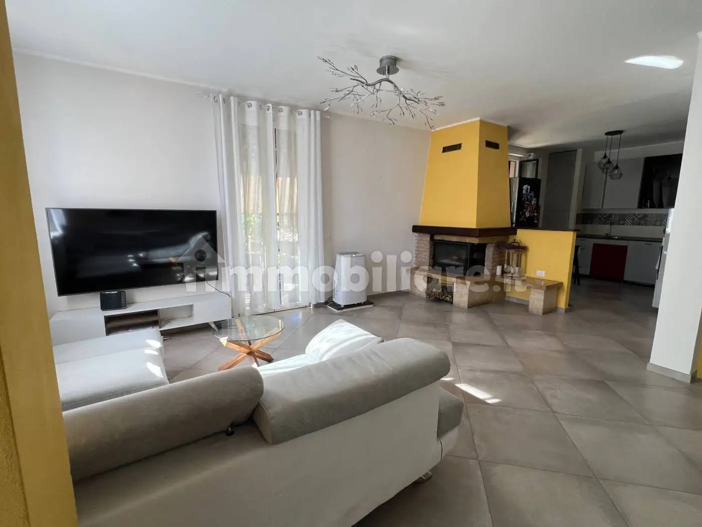 Trilocale via Giacomo Matteotti 95, Cadrezzate con Osmate