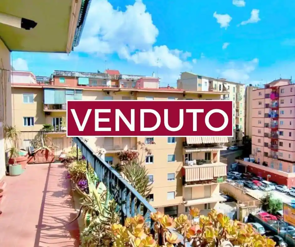 Appartamento in vendita a Napoli