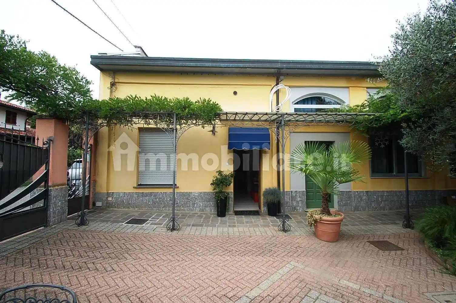 Villa in affitto a Castano Primo