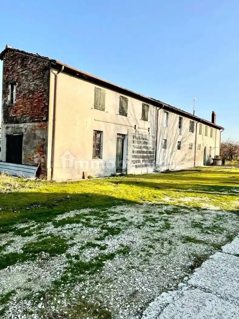 Rustico - Casale in vendita a Russi