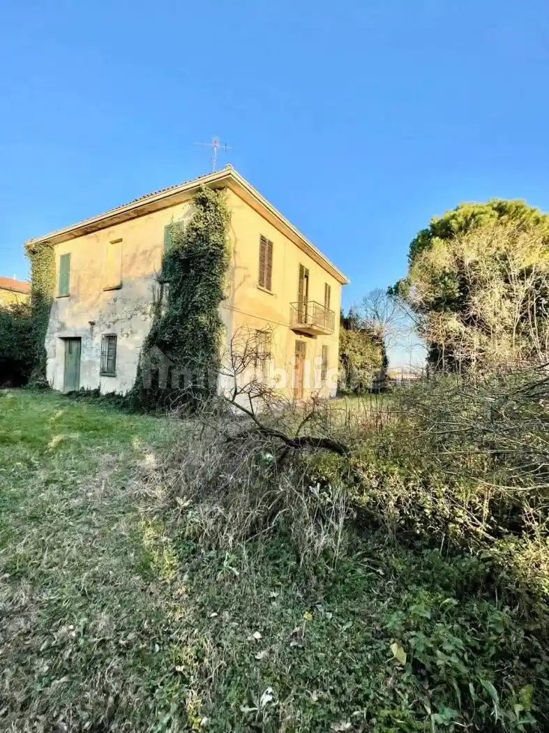 Rustico - Casale in vendita a Russi