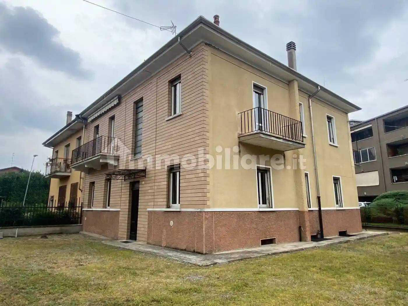 Villa in vendita a Novara
