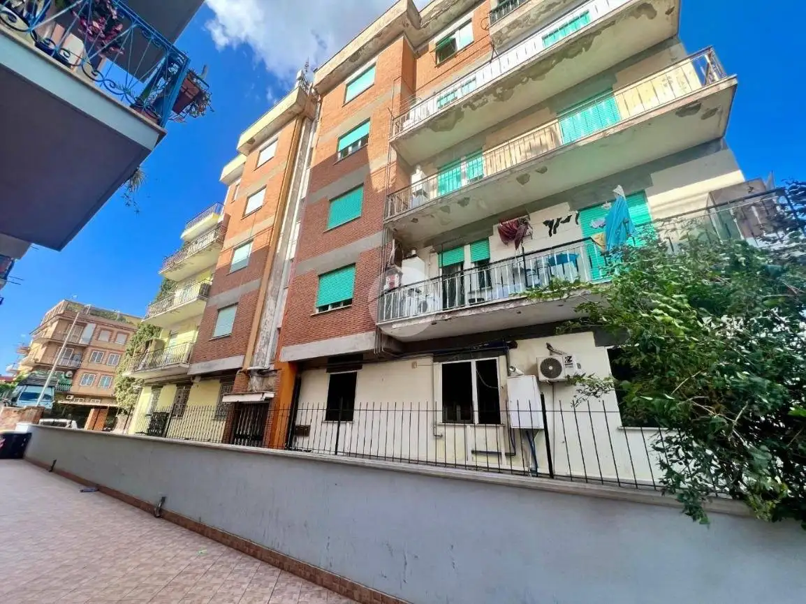 Terratetto plurifamiliare in vendita a Roma