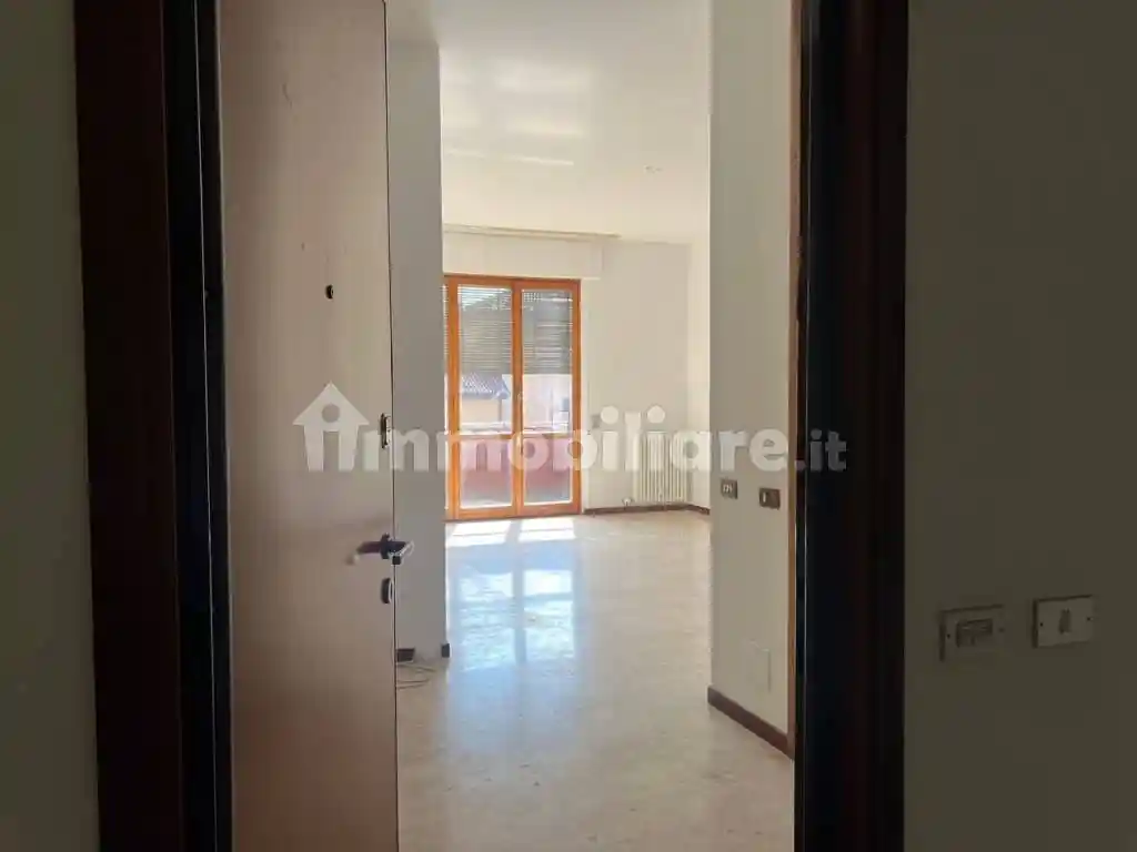 Quadrilocale via Umberto Maddalena 16, Centro, Cantù - foto 4