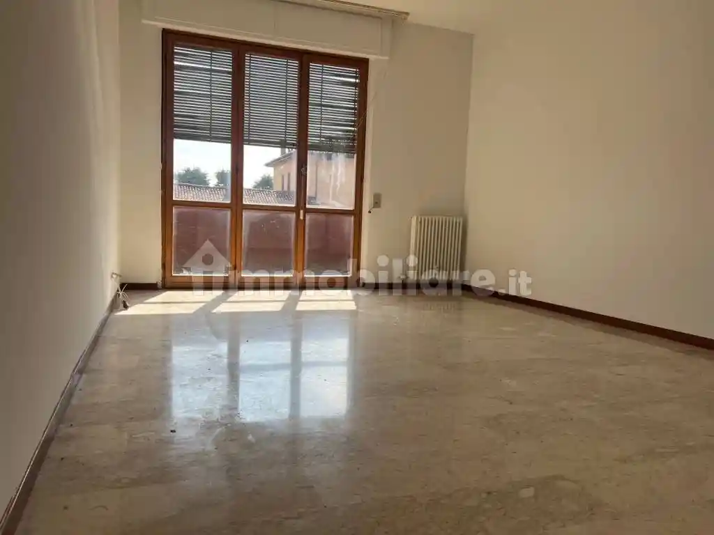 Quadrilocale via Umberto Maddalena 16, Centro, Cantù - foto 5