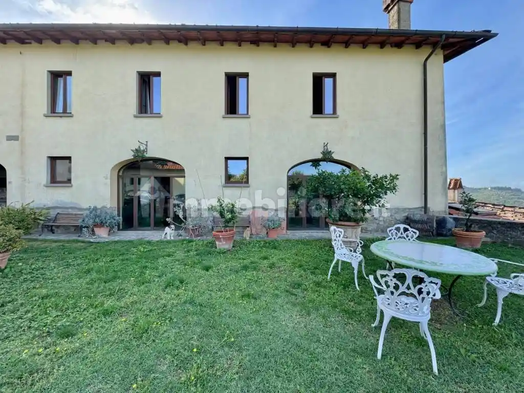 Villa in vendita a Pelago