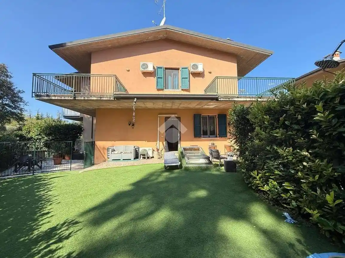 Villa in vendita a Desenzano del Garda