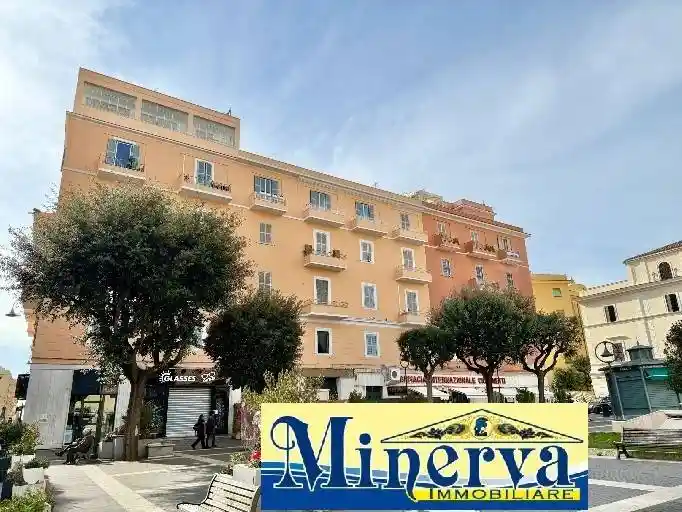 Trilocale piazza Pia 10, Centro Storico, Anzio - foto 2