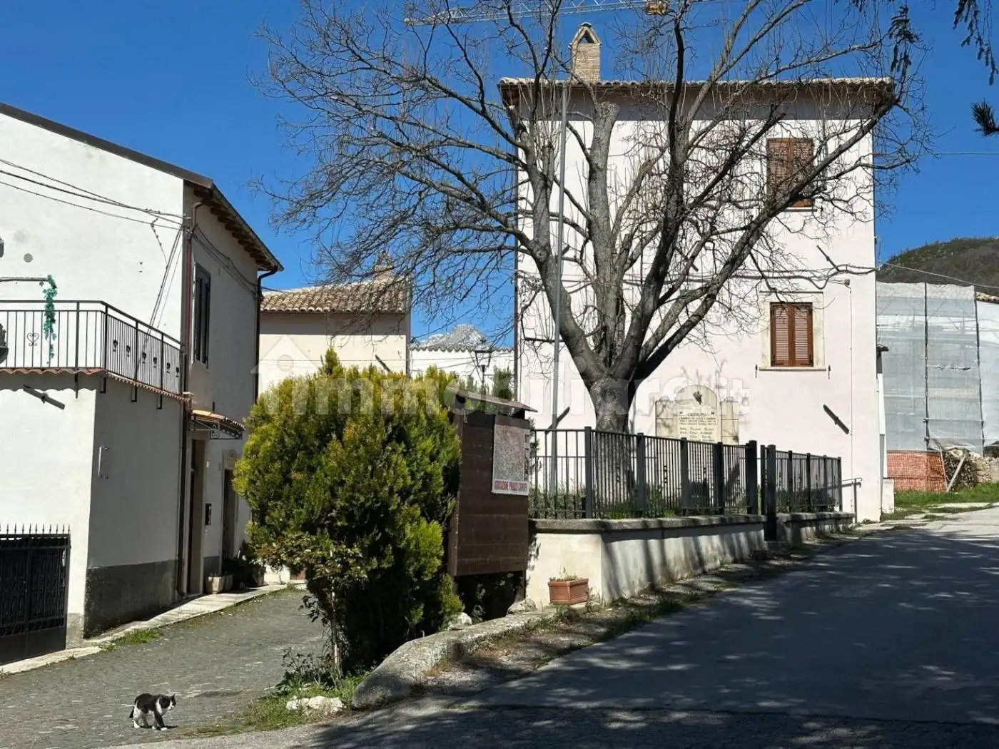 Casa indipendente in vendita a Villa Santa Lucia degli Abruzzi