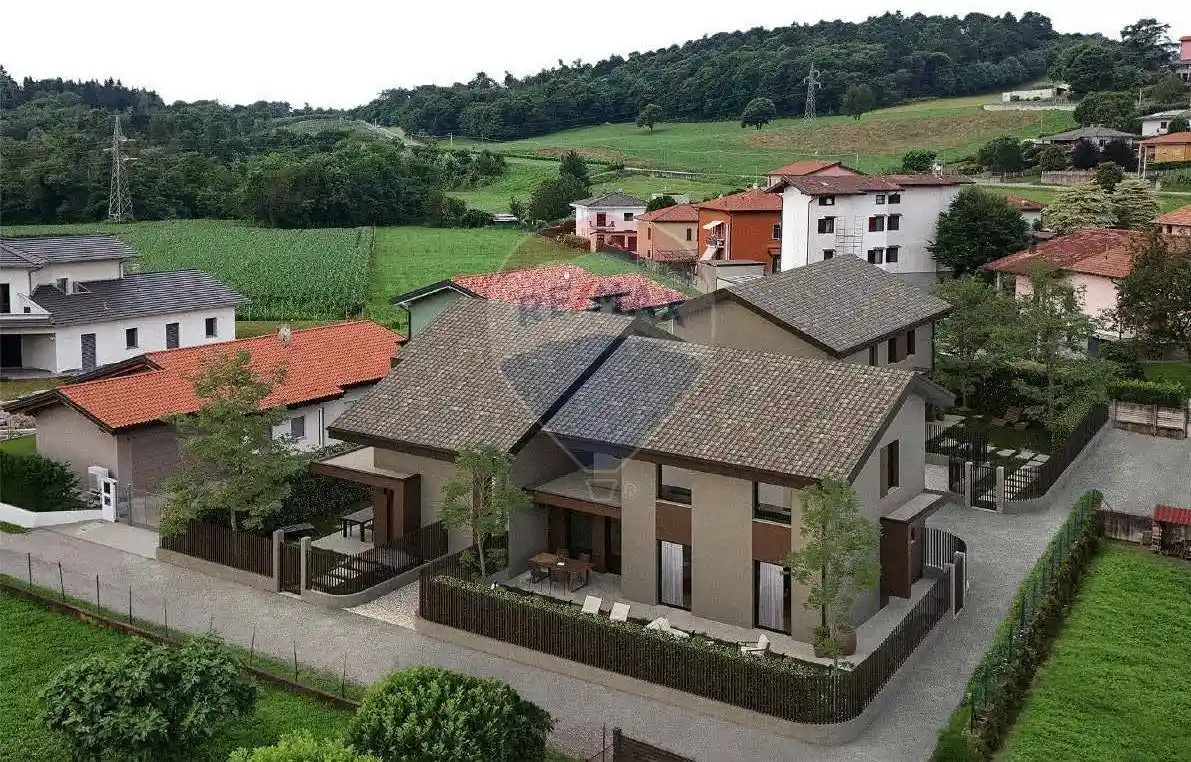 Villa in vendita a Arcisate