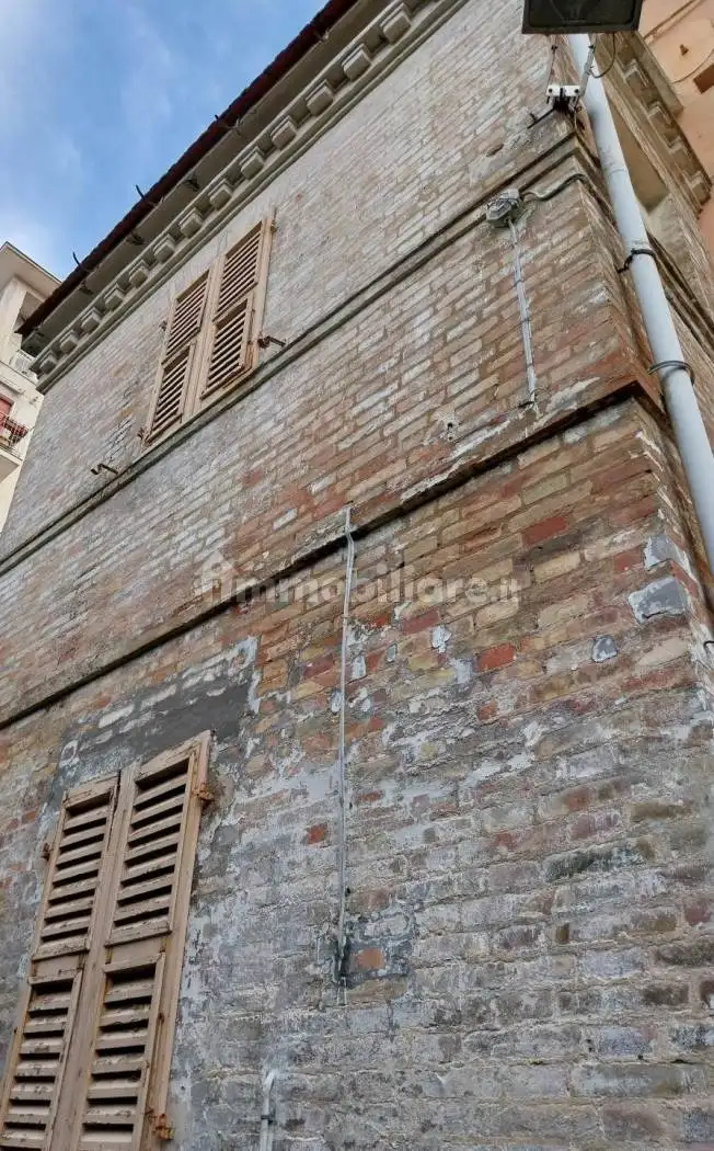 Casa indipendente in vendita a Ancona