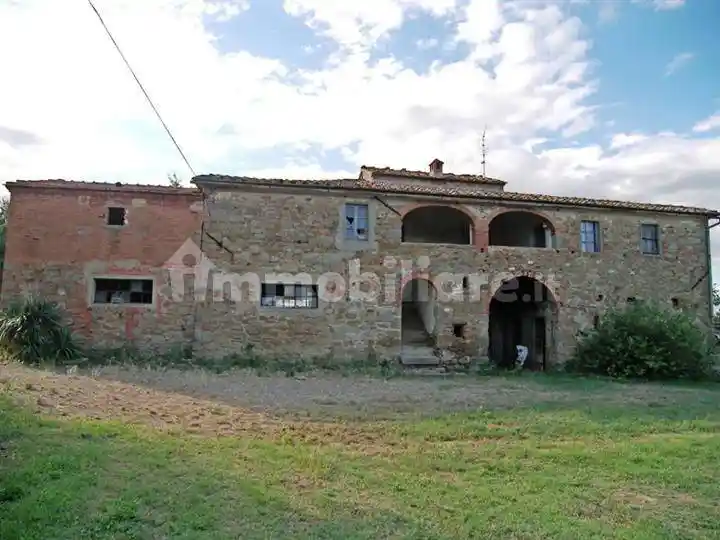 Rustico - Casale in vendita a Lucignano