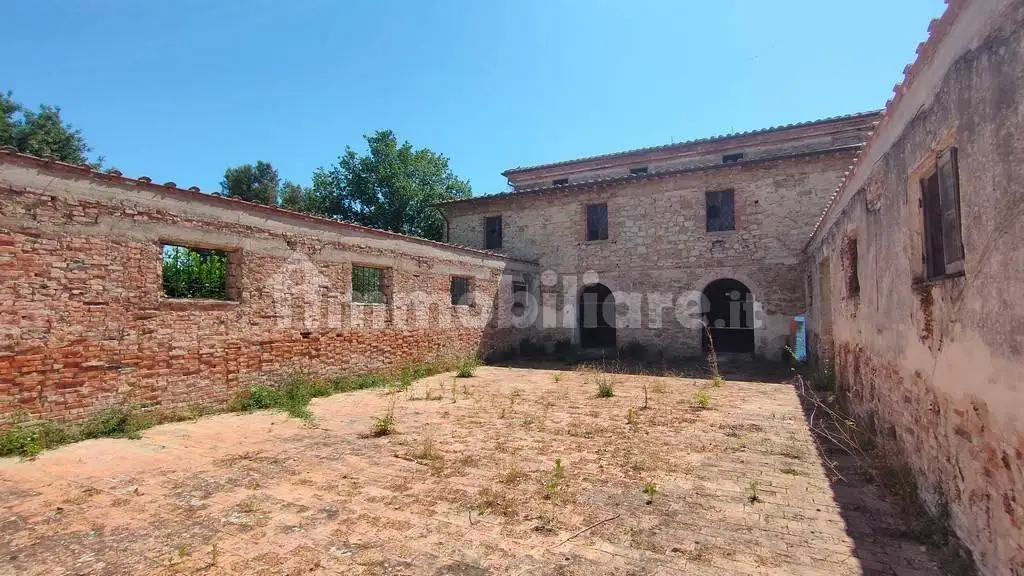 Rustico - Casale in vendita a Castiglione del Lago