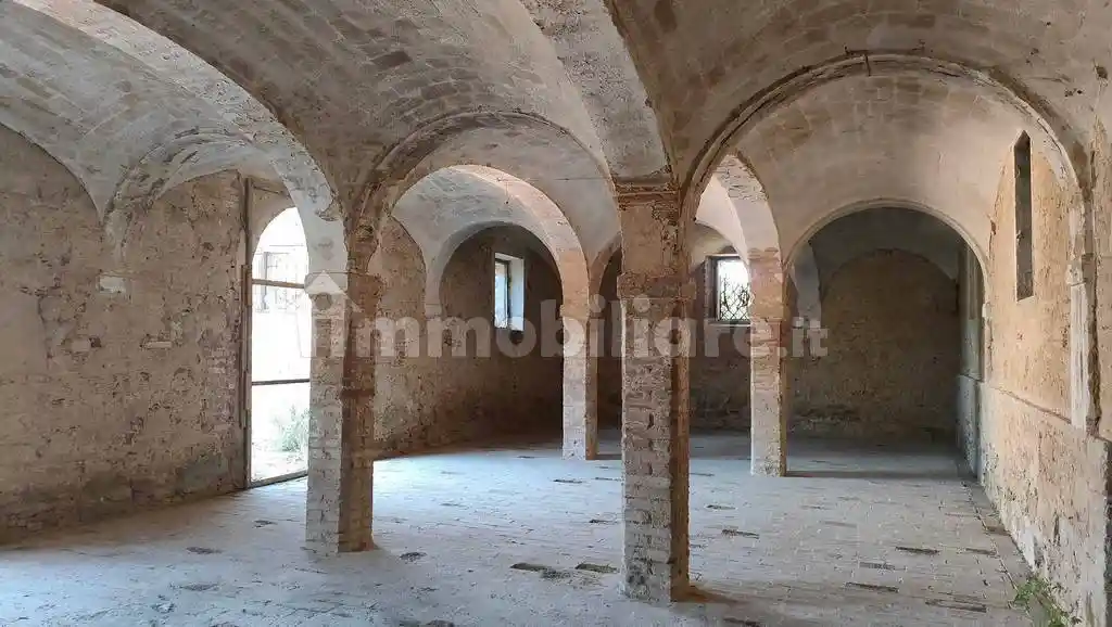 Rustico, da ristrutturare, 900 m², Centro, Castiglione del Lago - foto 2