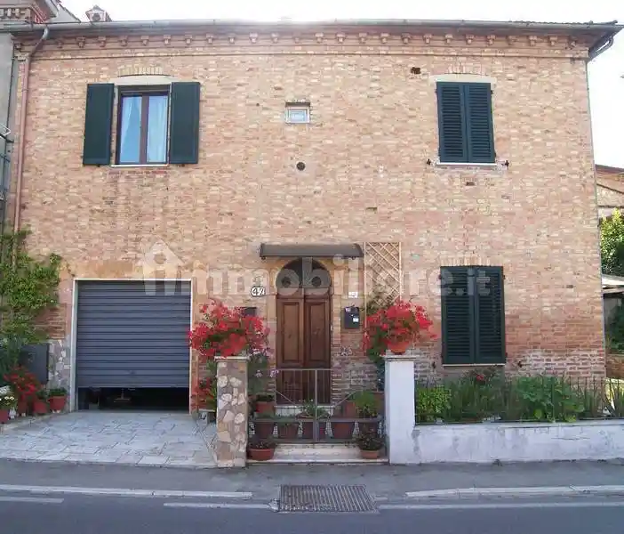 Casa indipendente in vendita a Sinalunga