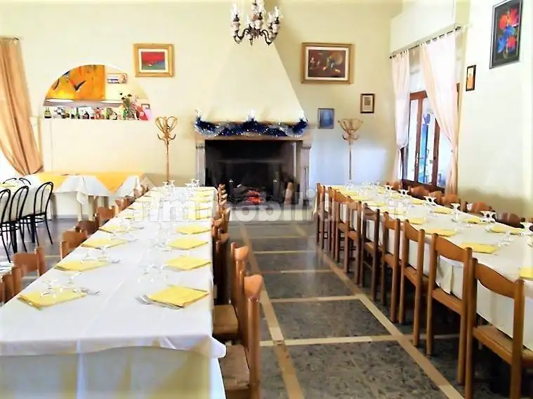 Rustico 730 m², Centro, Baschi - foto 4