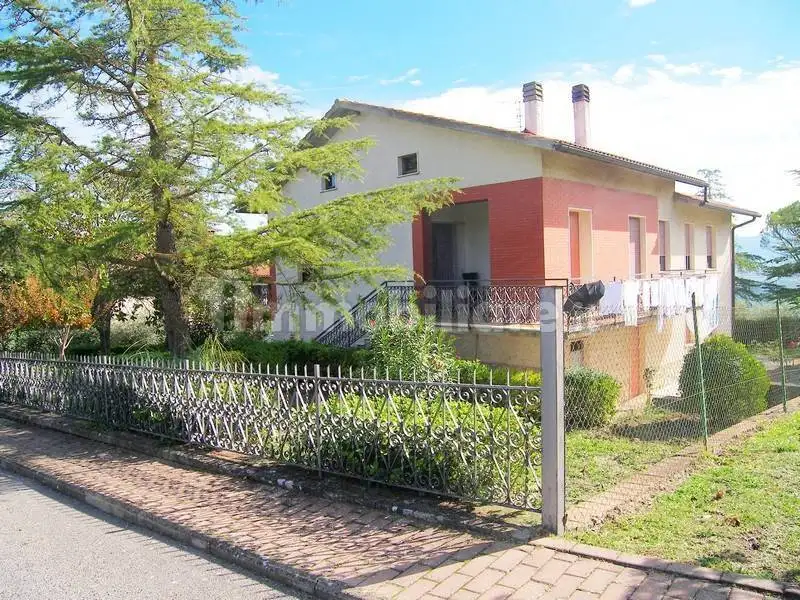 Casa indipendente in vendita a Radicofani