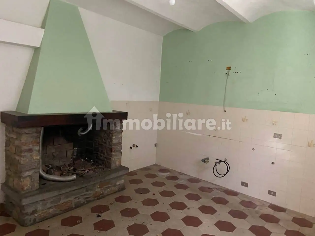 Appartamento in vendita a Sassetta