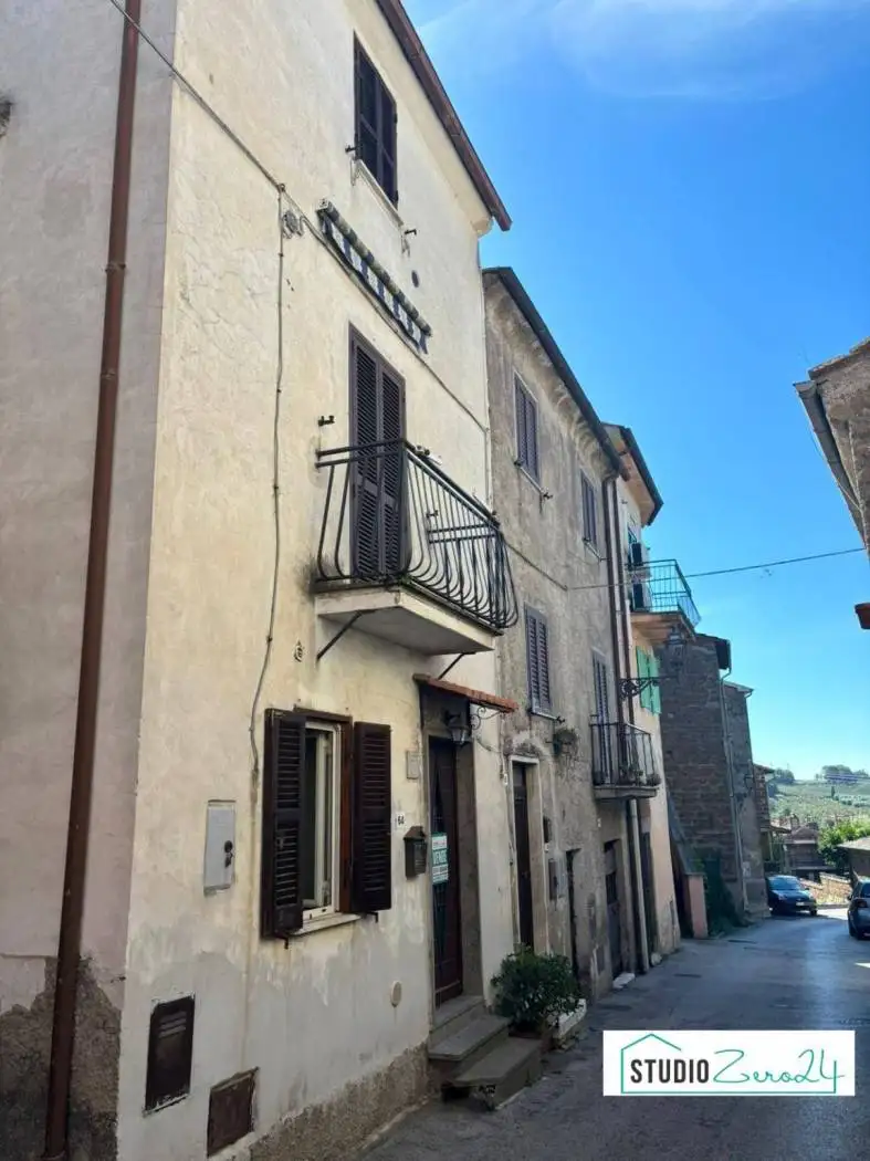 Appartamento in vendita a Bassano in Teverina