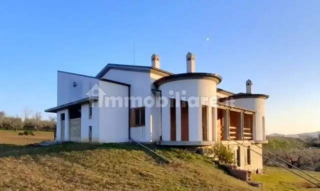 Casa indipendente in vendita a Rosciano