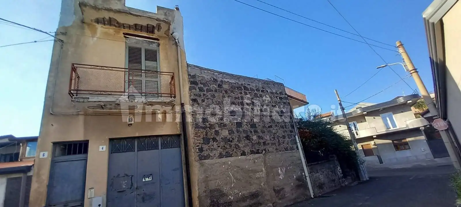 Terratetto unifamiliare 96 m², da ristrutturare, Centro, Aci Bonaccorsi - foto 2