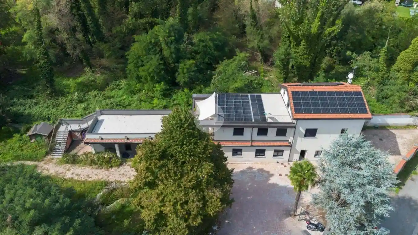 Palazzo - Edificio in vendita a Rozzano