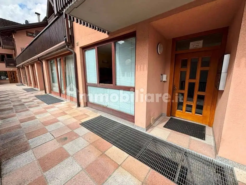 Bilocale via Ugo Silvestri, 16, Centro, Malè - foto 4