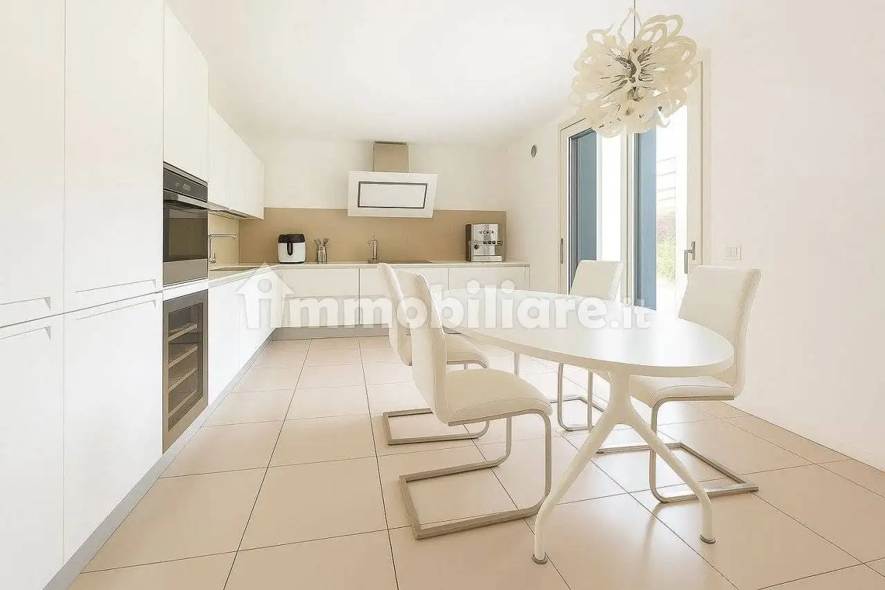 Villa in vendita a Costabissara