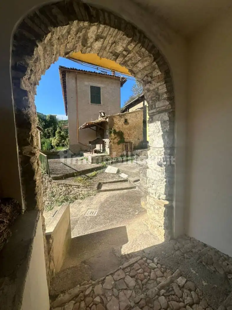 Appartamento in vendita a Arrone