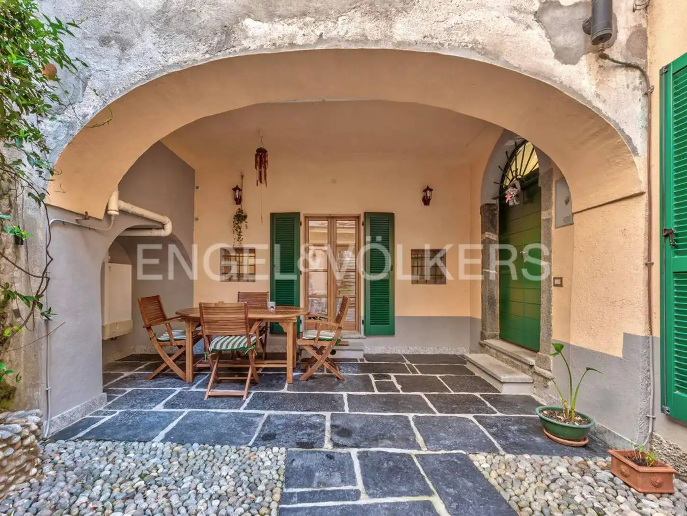 Appartamento in vendita a Laglio