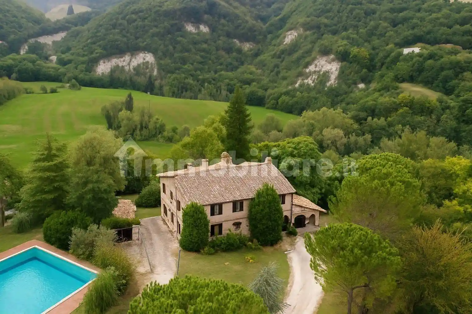 Rustico - Casale in vendita a Urbino