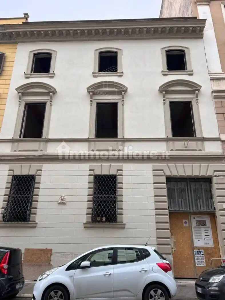 Palazzo - Edificio in Affitto - foto 3