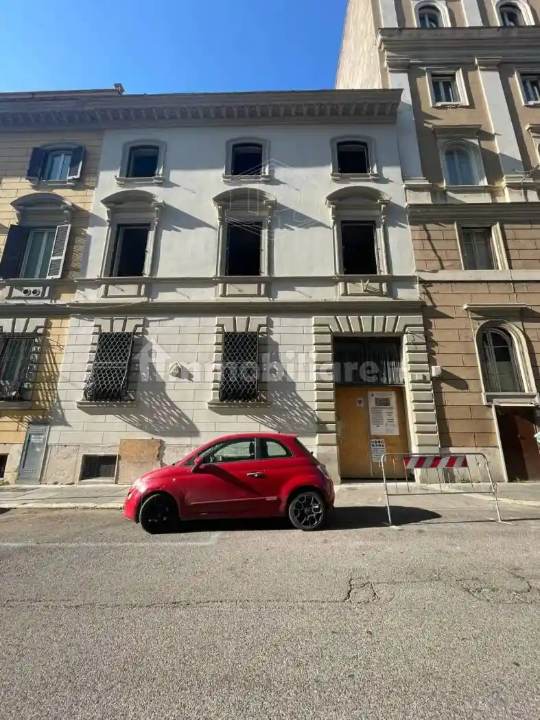Palazzo - Edificio in Affitto - foto 4